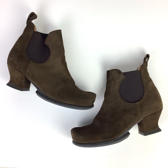 JOHN FLUEVOG DALU SUEDE CHELSEA BOOTS 8.5 - Picture 4 of 13